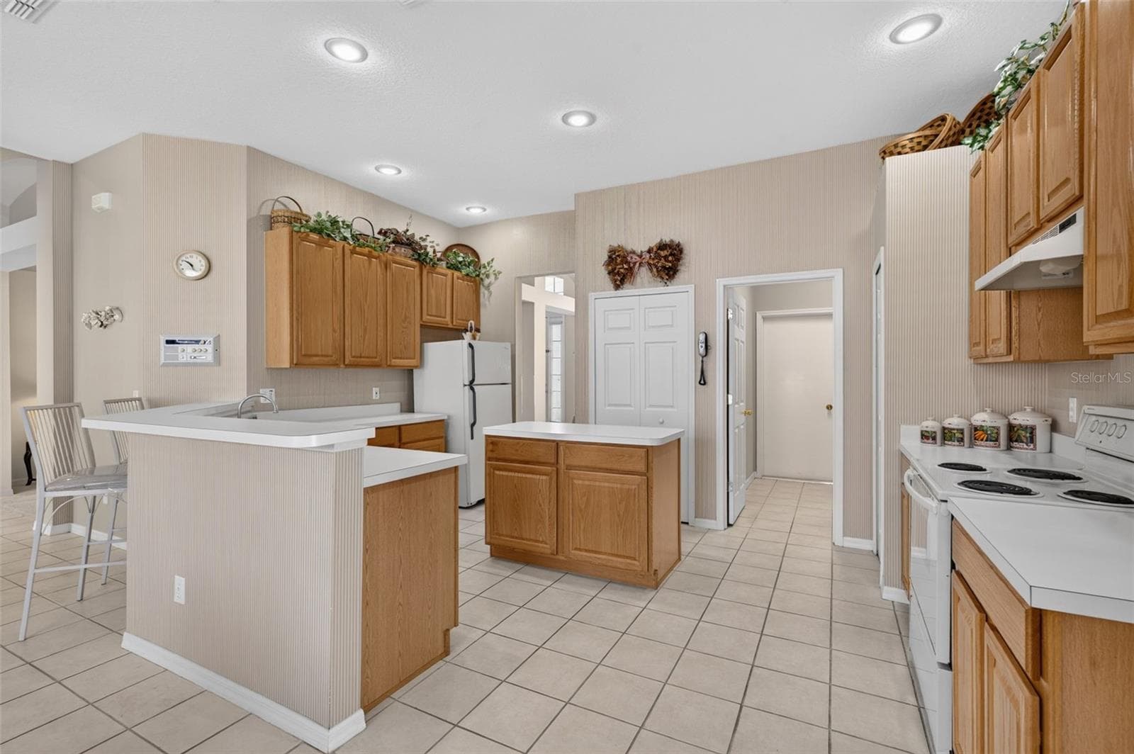 Single Family Residence at 106 SOUTHERN PINE WAY, DAVENPORT, photo 15 of 47