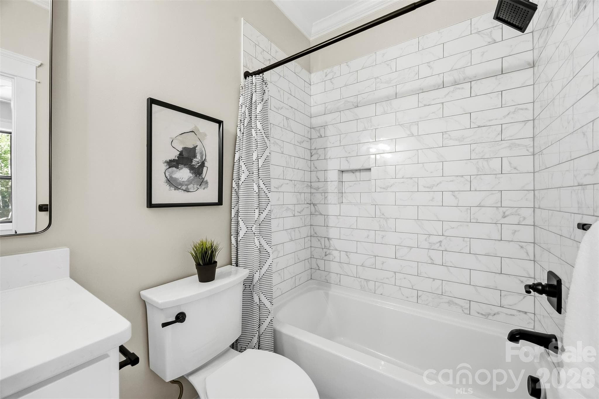 Upper bedroom attached bath. - 3515 Capricorn Road, Lancaster