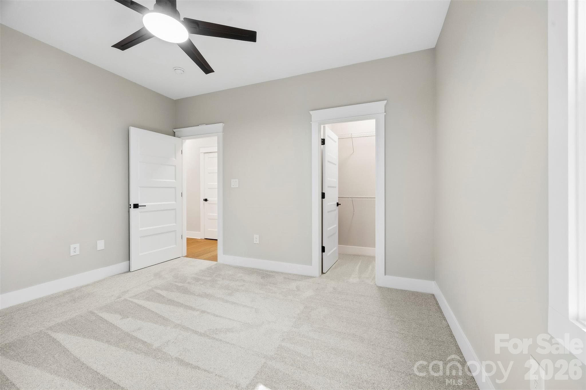 Upper bedroom with walk in closet. - 3515 Capricorn Road, Lancaster