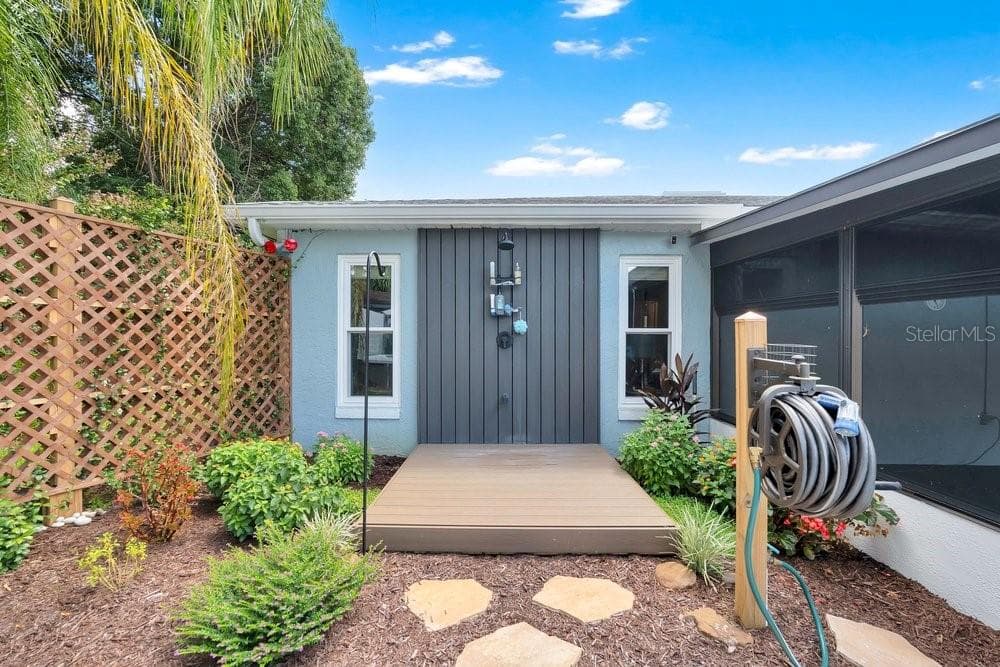 New private heated outdoor shower - 3742 SUTTERS MILL CIR, CASSELBERRY