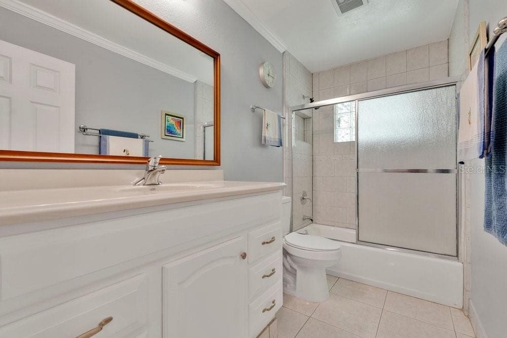 Hall Bathroom - 3742 SUTTERS MILL CIR, CASSELBERRY