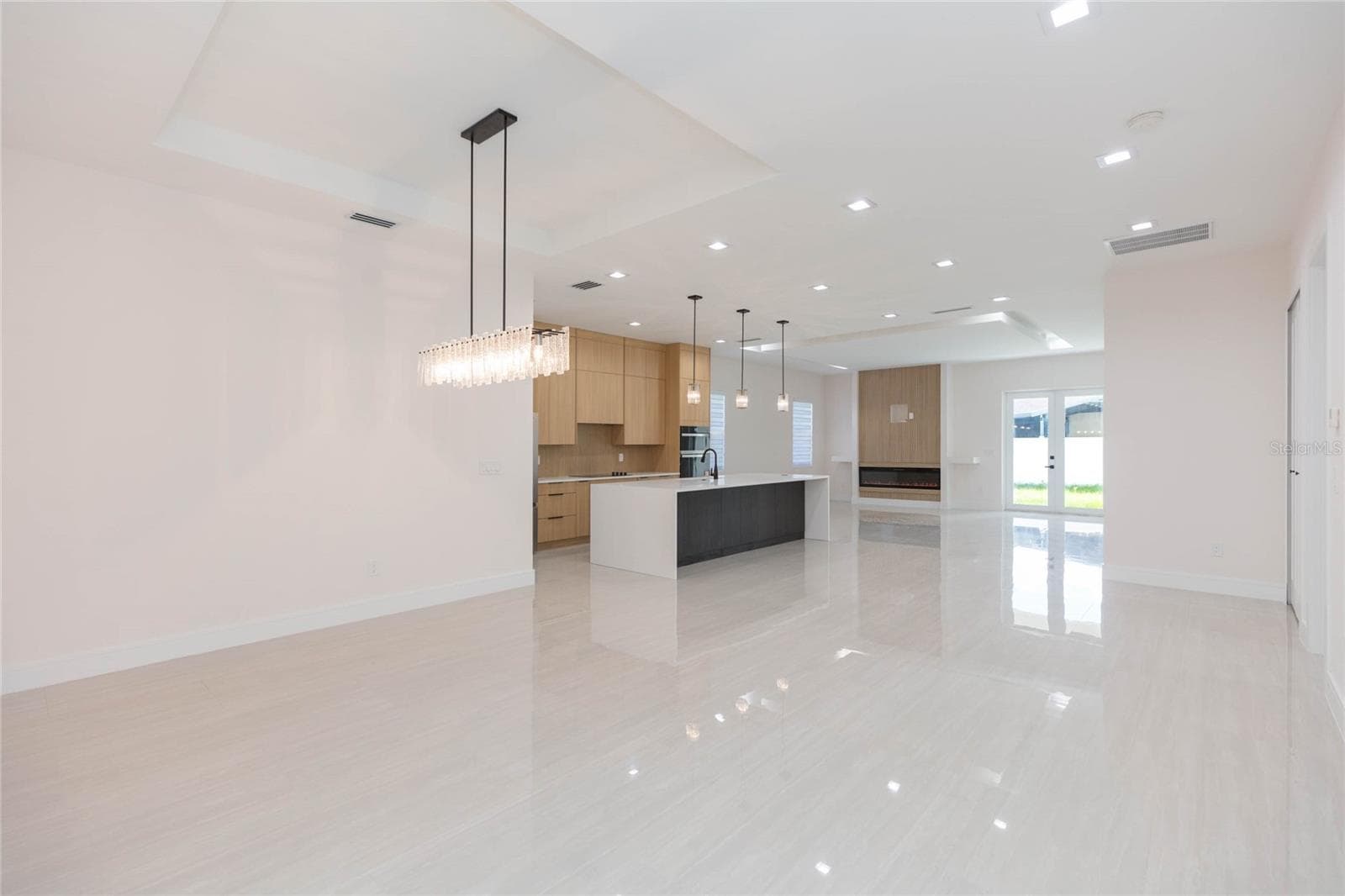 Single Family Residence at 7205 N LOIS AVE, TAMPA, photo 5 of 54