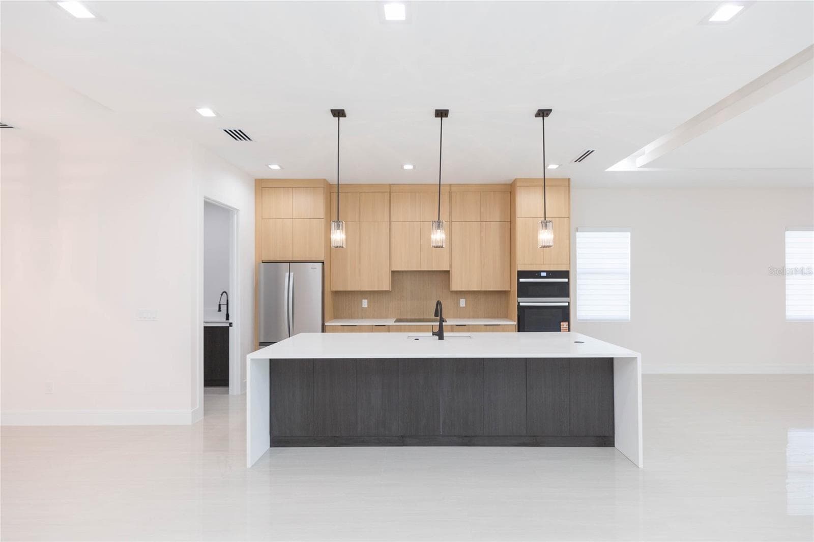 kitchen - 7205 N LOIS AVE, TAMPA