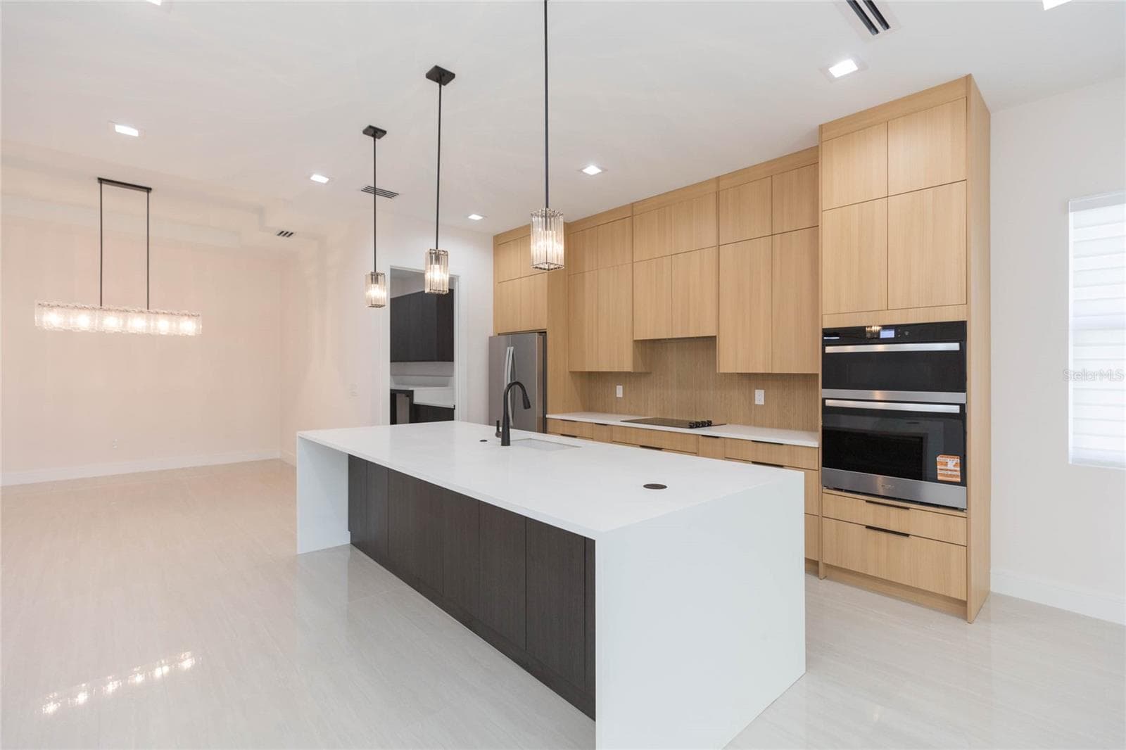 Single Family Residence at 7205 N LOIS AVE, TAMPA, photo 12 of 54