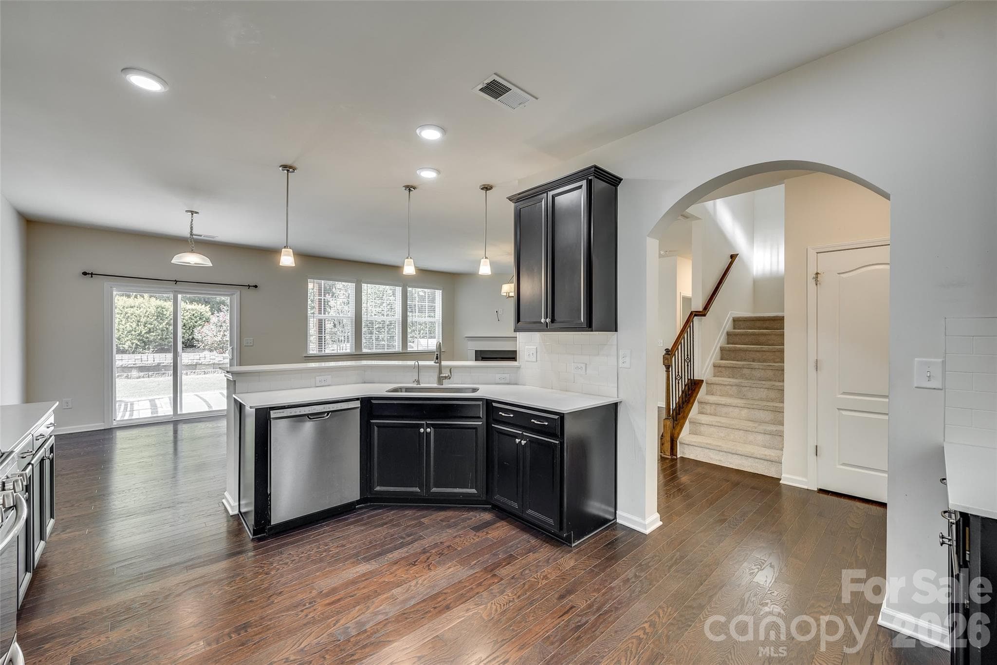 Single Family Residence at 910 Ashton Oak Court, Fort Mill, photo 13 of 48