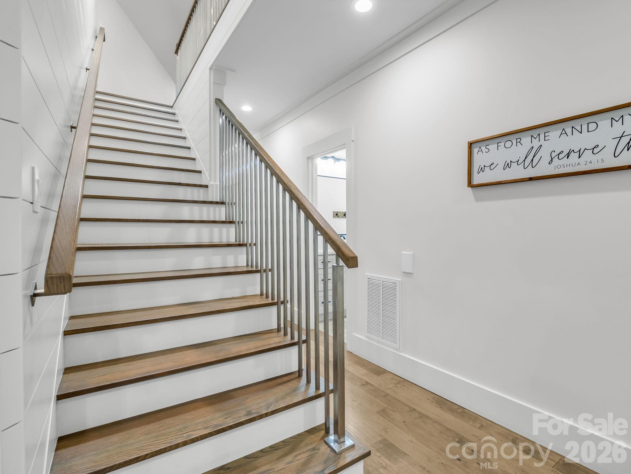 Single Family Residence at 8 Lakeview Drive, Fairview, photo 28 of 48