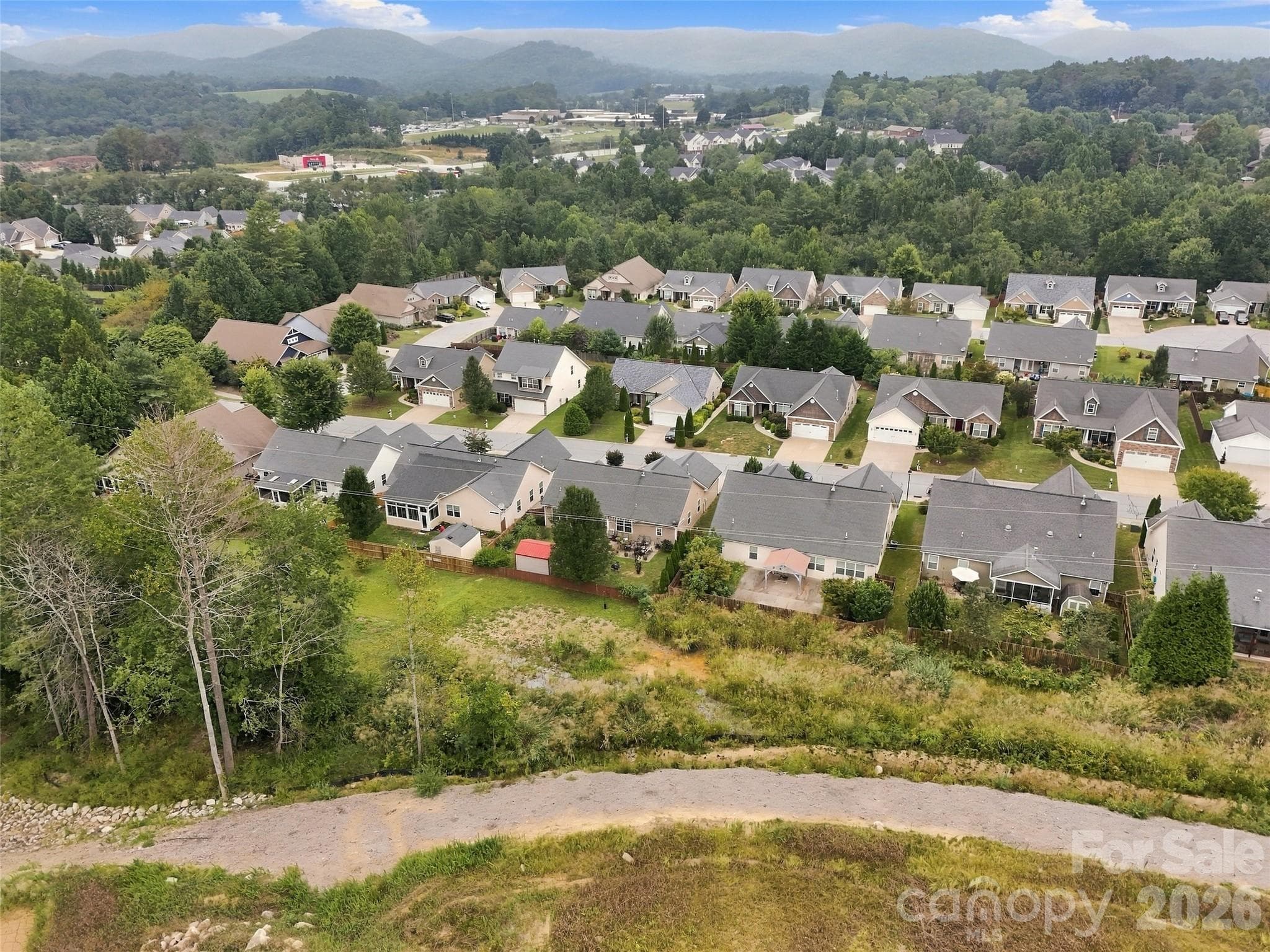 Single Family Residence at 78 Brookstone Court, Hendersonville, photo 11 of 48