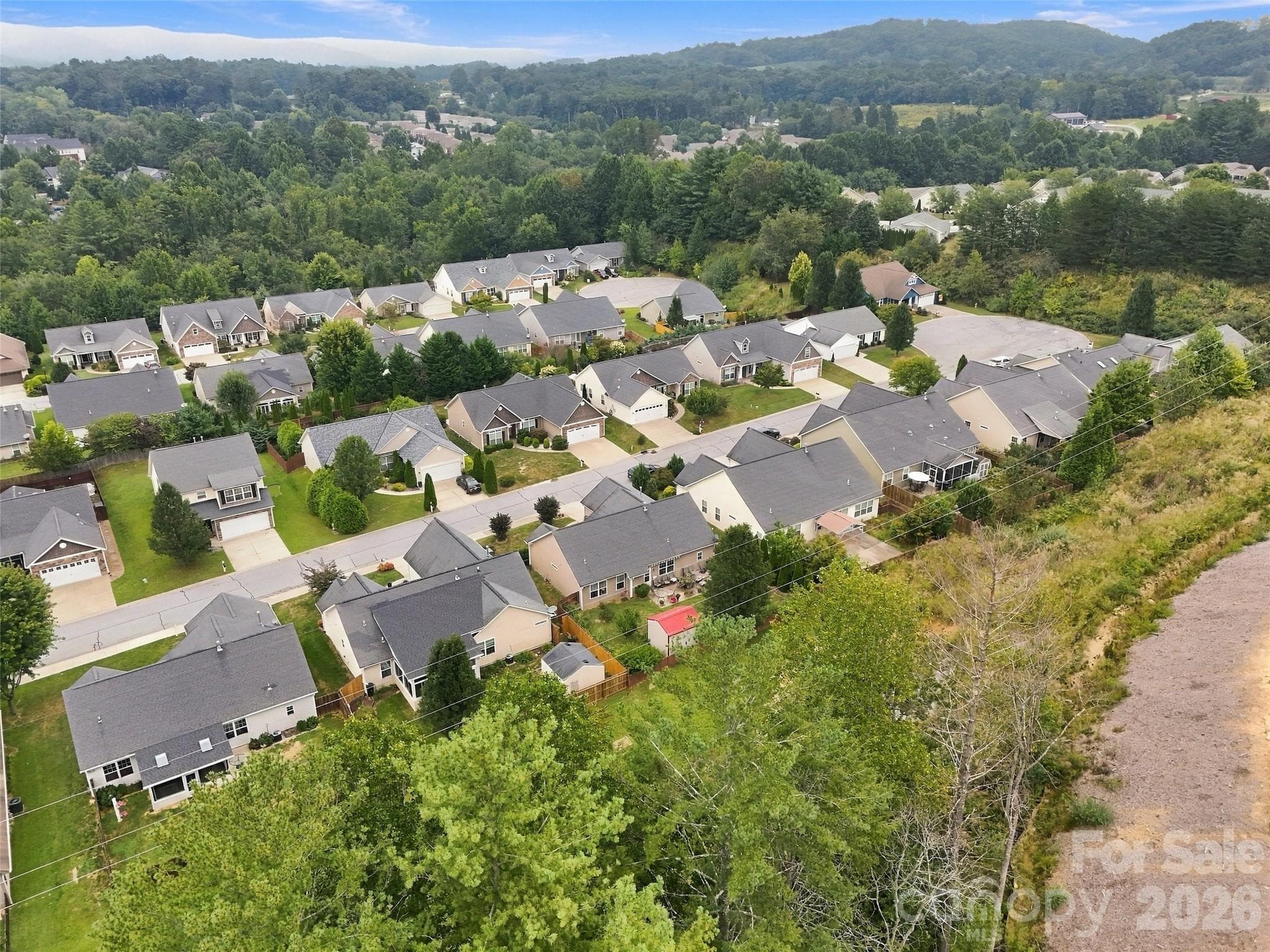 Single Family Residence at 78 Brookstone Court, Hendersonville, photo 12 of 48