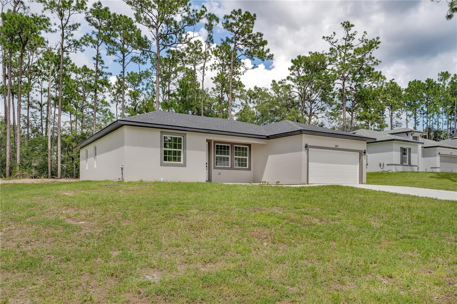 1097 W CARY DR