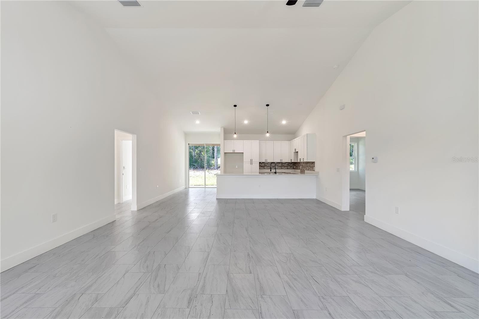Single Family Residence at 1097 W CARY DR, CITRUS SPRINGS, photo 7 of 34