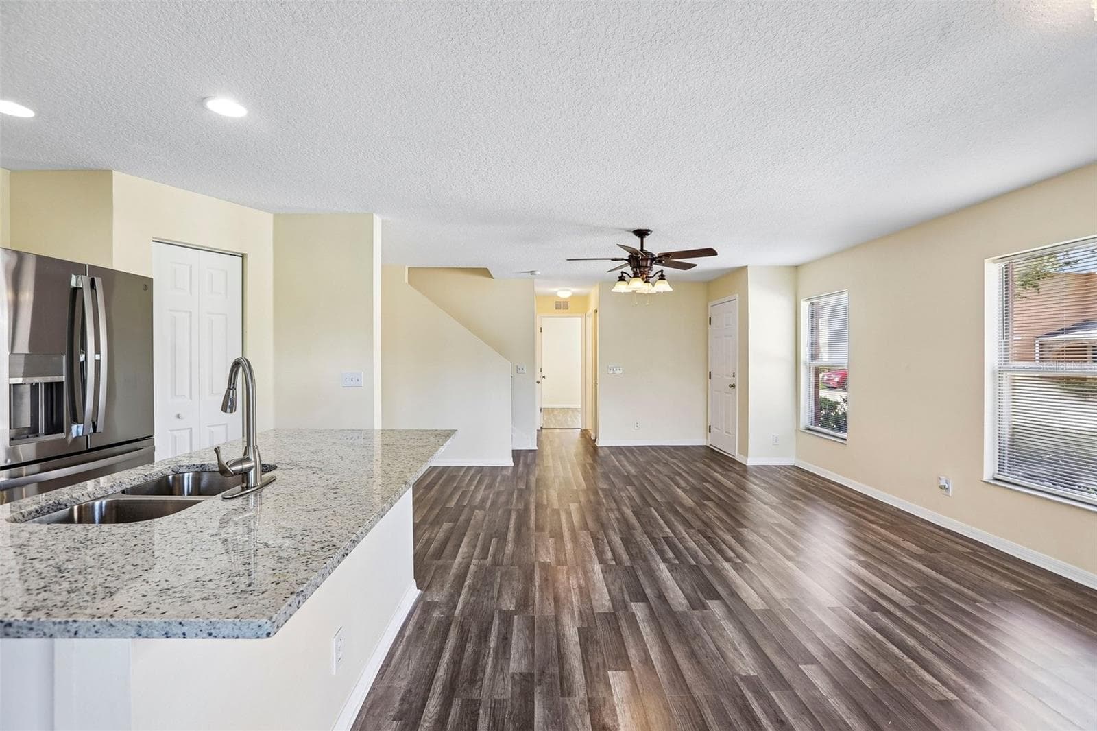 Townhouse at 2520 COLONY REED LN, CLEARWATER, photo 2 of 27
