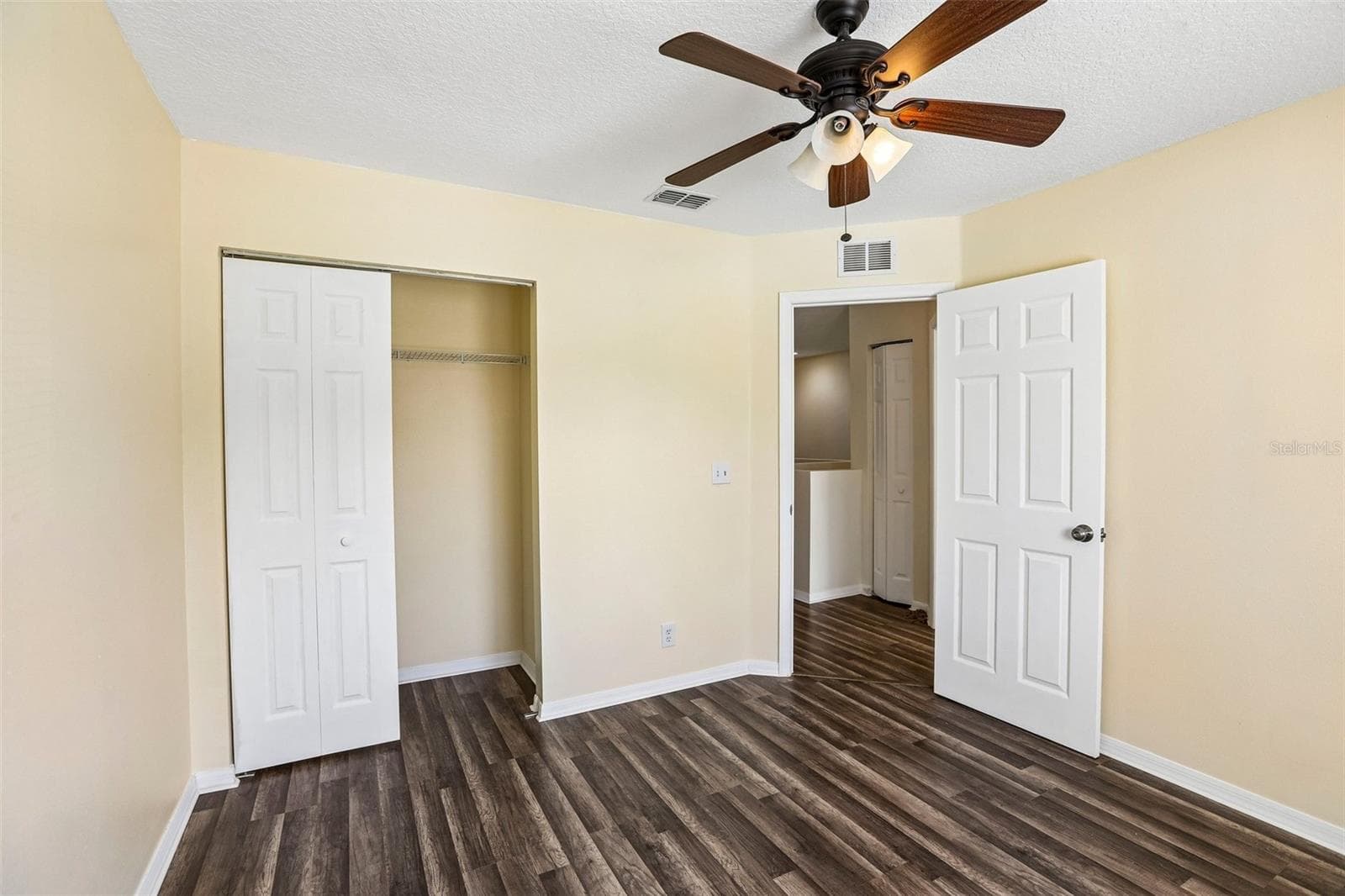 Townhouse at 2520 COLONY REED LN, CLEARWATER, photo 8 of 27