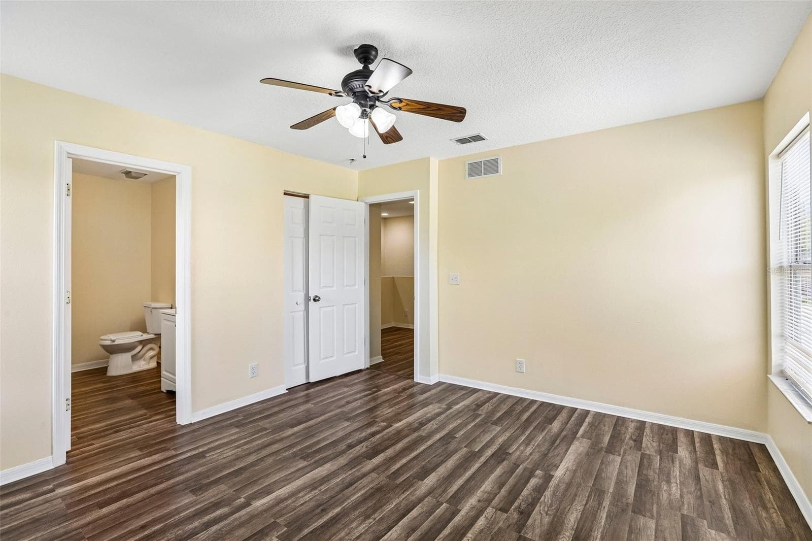 Townhouse at 2520 COLONY REED LN, CLEARWATER, photo 11 of 27