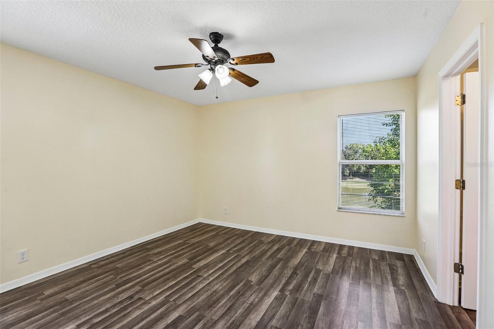 Townhouse at 2520 COLONY REED LN, CLEARWATER, photo 15 of 27