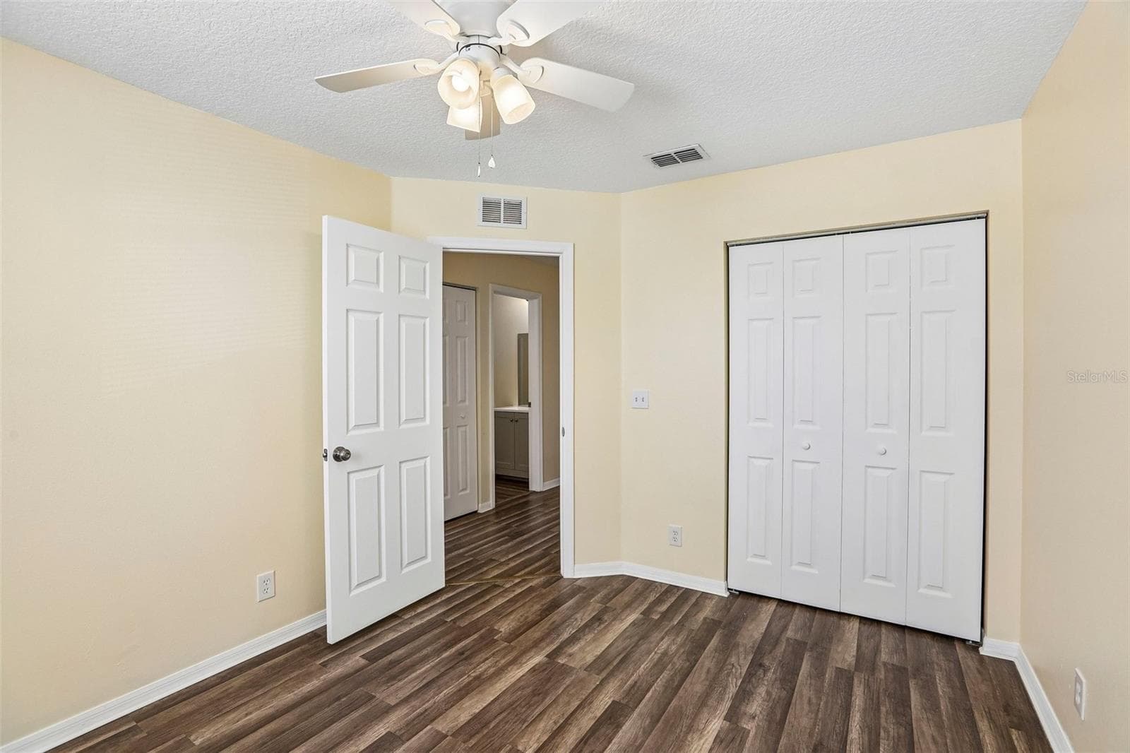 Townhouse at 2520 COLONY REED LN, CLEARWATER, photo 16 of 27