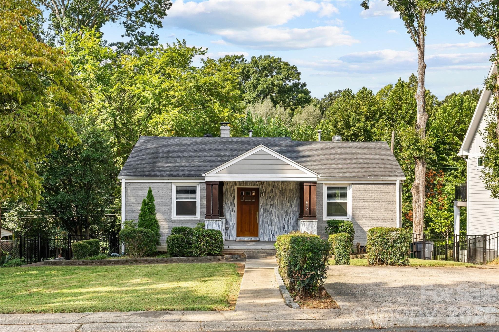 442 Lorna Street