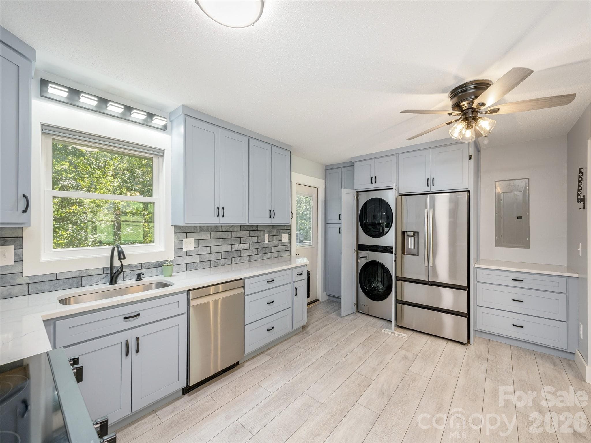 Single Family Residence at 4103 Turnpike Road, Horse Shoe, photo 11 of 31