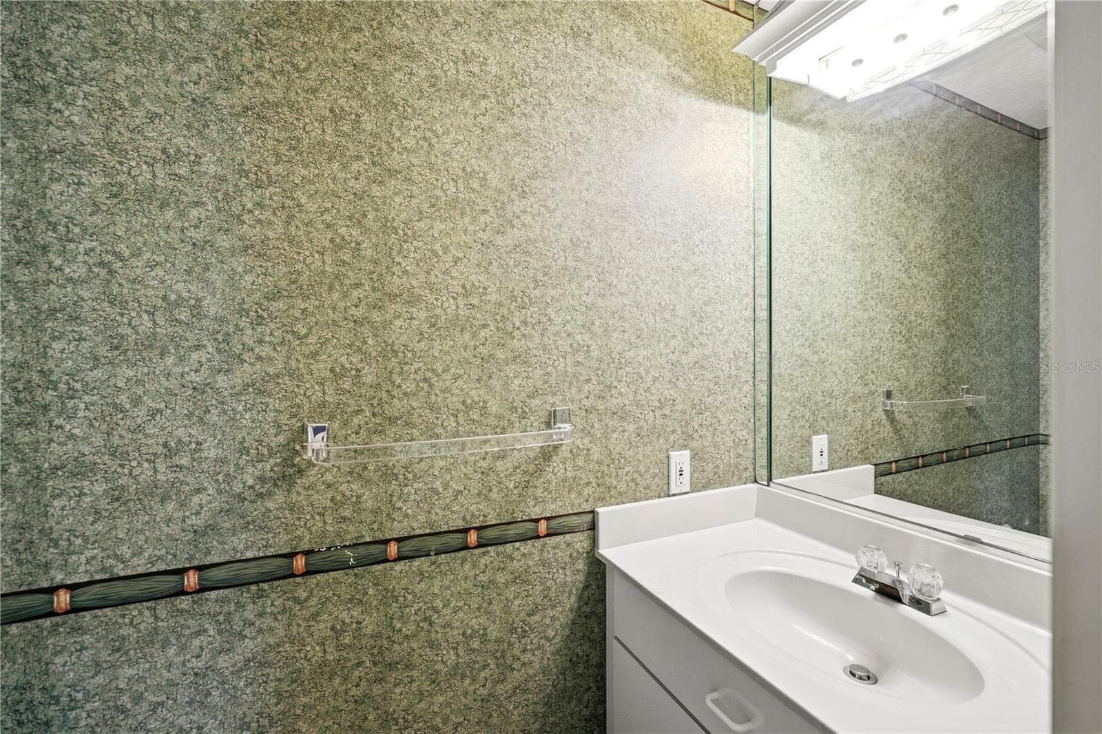 1/2 bath - 1252 ROYAL TERN DR, PUNTA GORDA