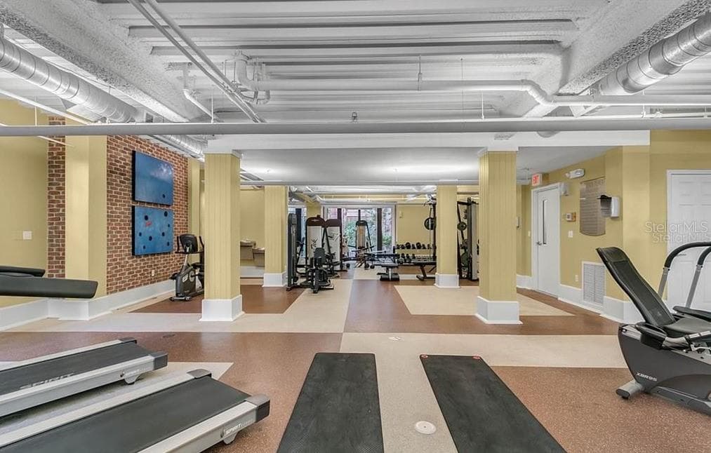 Community Gym - 911 N ORANGE AVE #445, ORLANDO