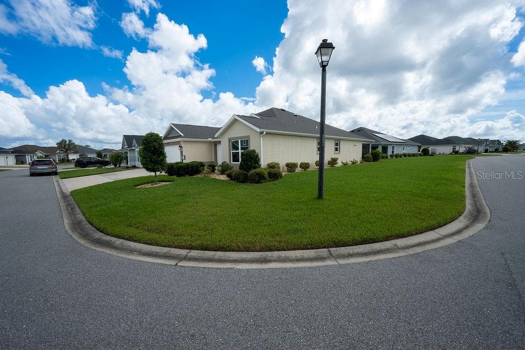Single Family Residence at 1364 FRANCESCA PL, THE VILLAGES, photo 16 of 63