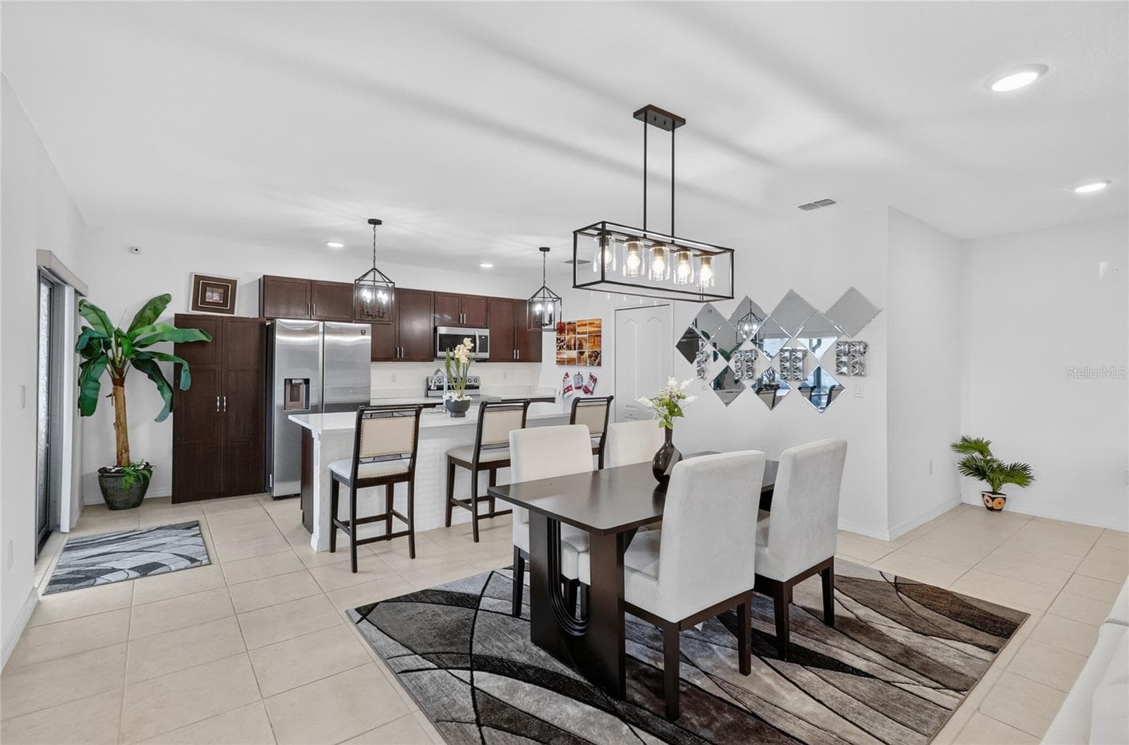 Love the pendant lights and chandelier - 456 ADRIEL AVE, WINTER HAVEN