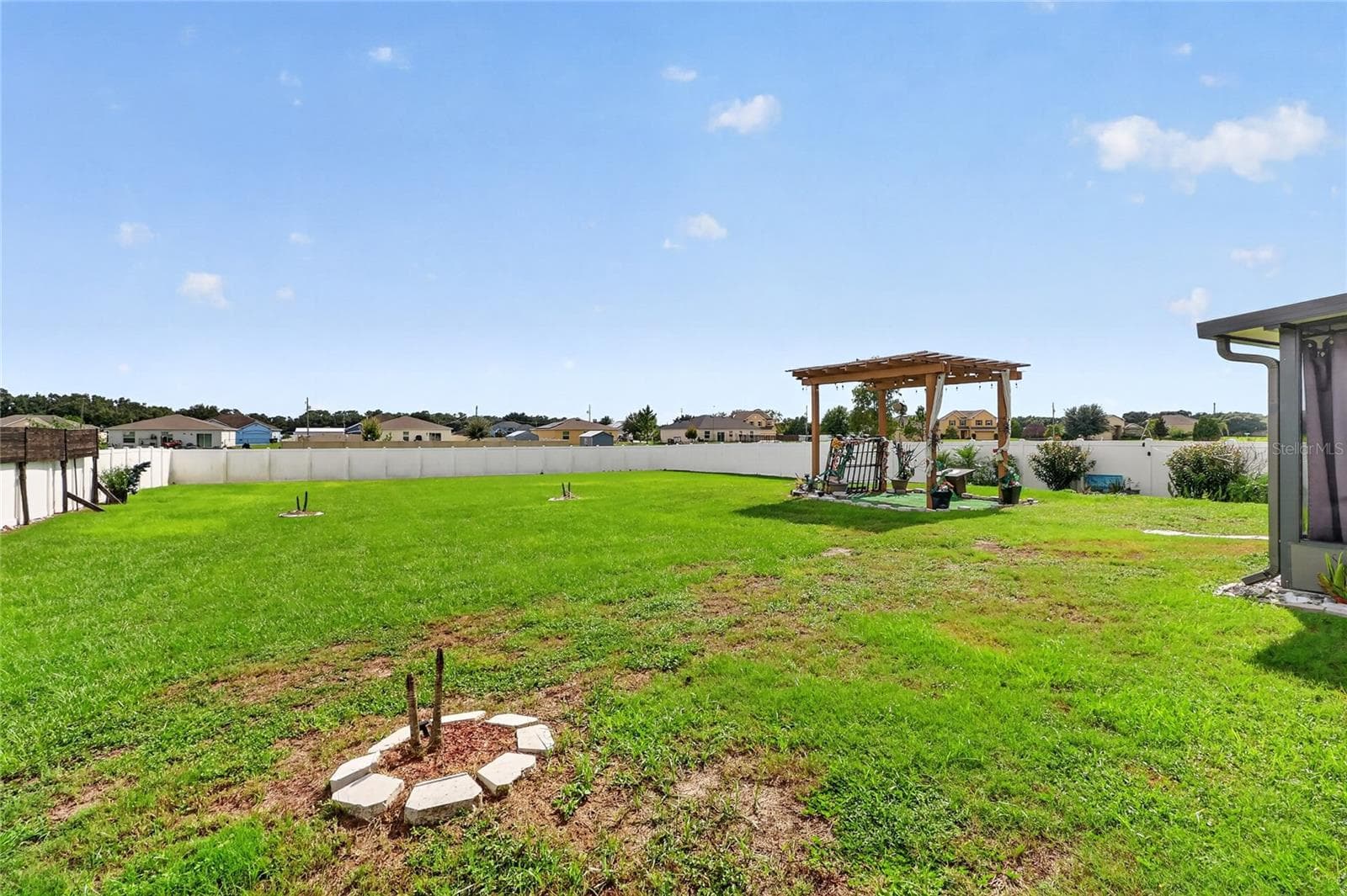 Look at all that space. Plenty of room for a pool - 456 ADRIEL AVE, WINTER HAVEN