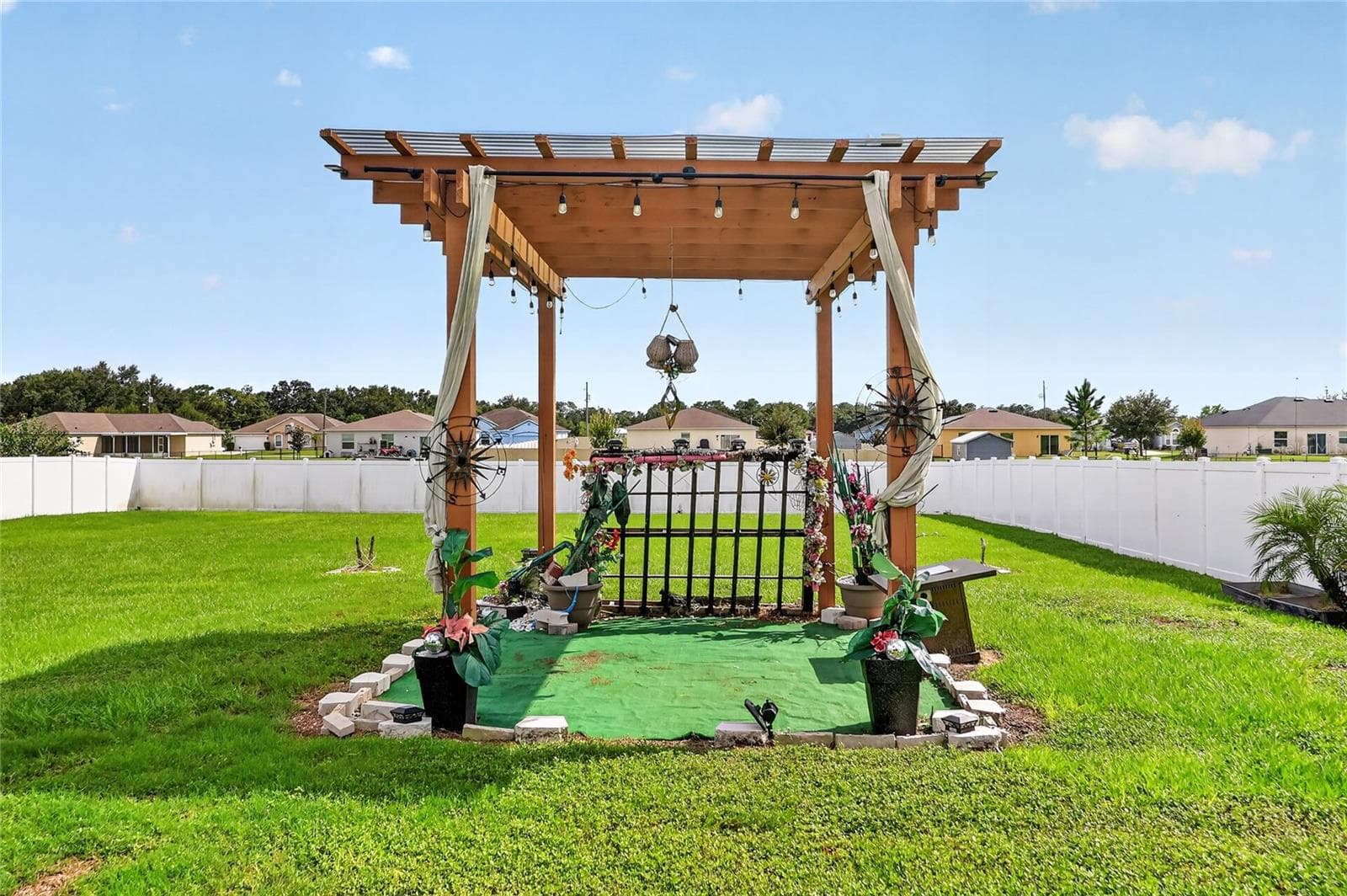 Pergola conveys - 456 ADRIEL AVE, WINTER HAVEN