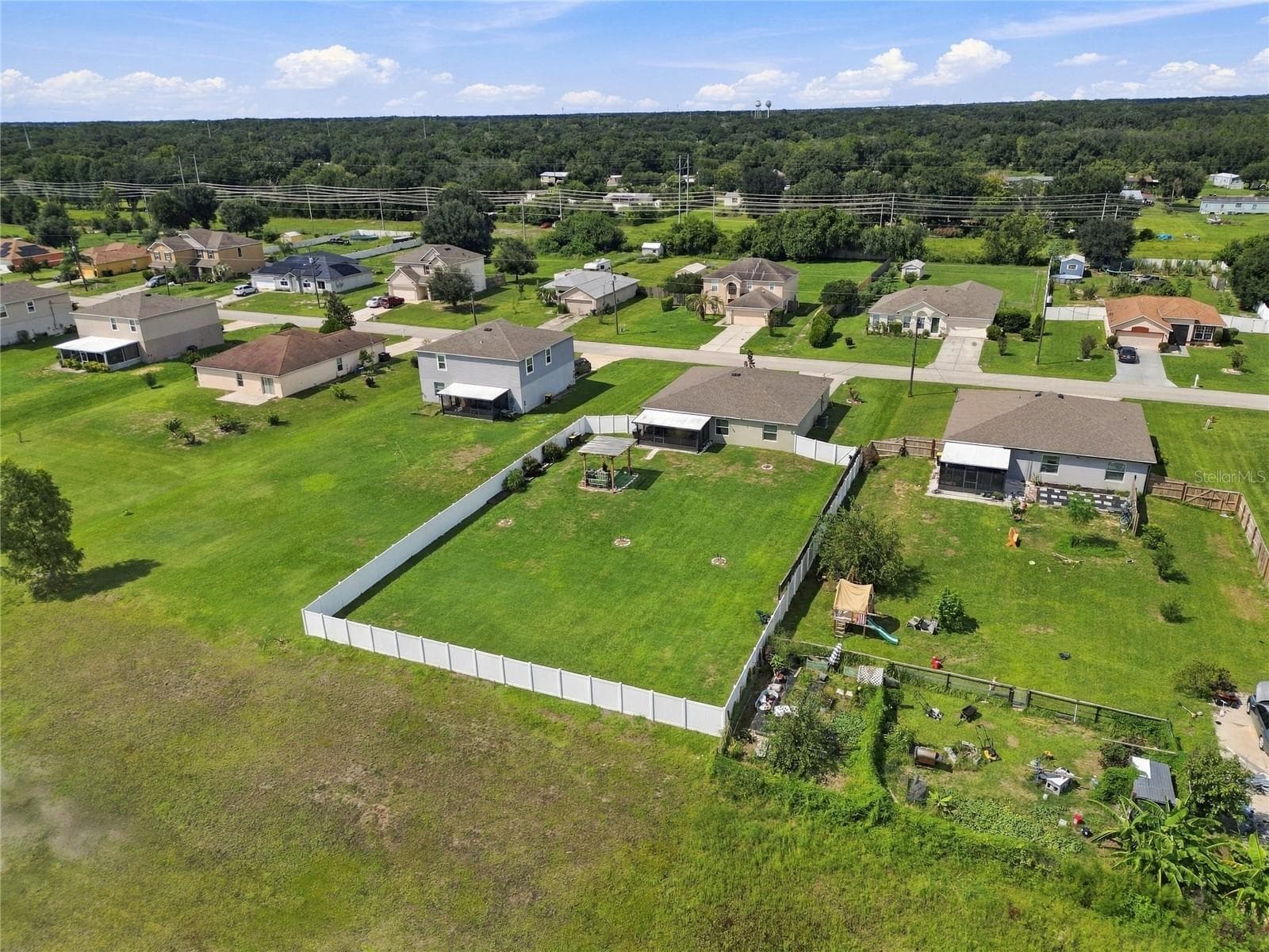 Look at all of this space - 456 ADRIEL AVE, WINTER HAVEN