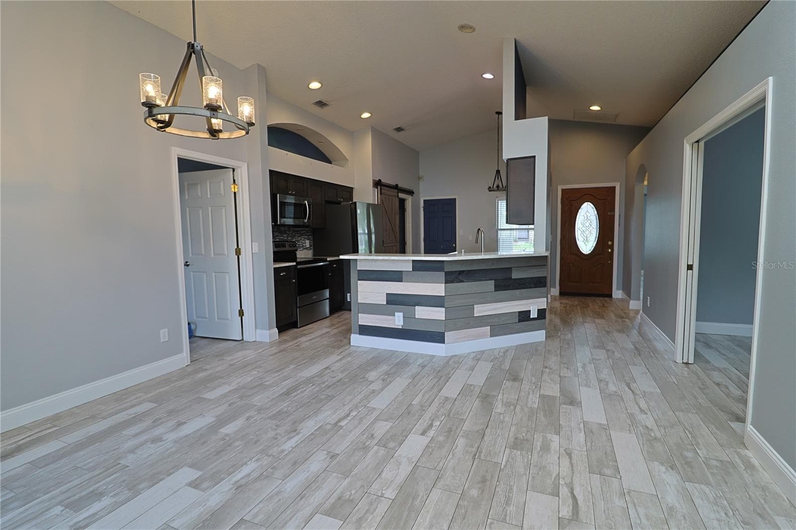 Single Family Residence at 528 ROYAL TREE LN, OVIEDO, photo 5 of 33