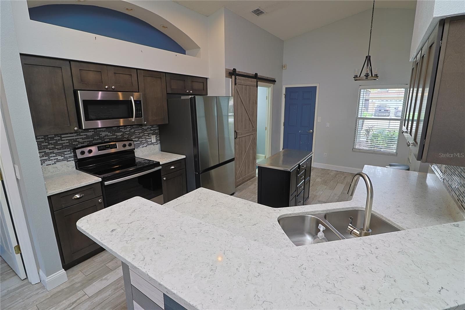Single Family Residence at 528 ROYAL TREE LN, OVIEDO, photo 7 of 33