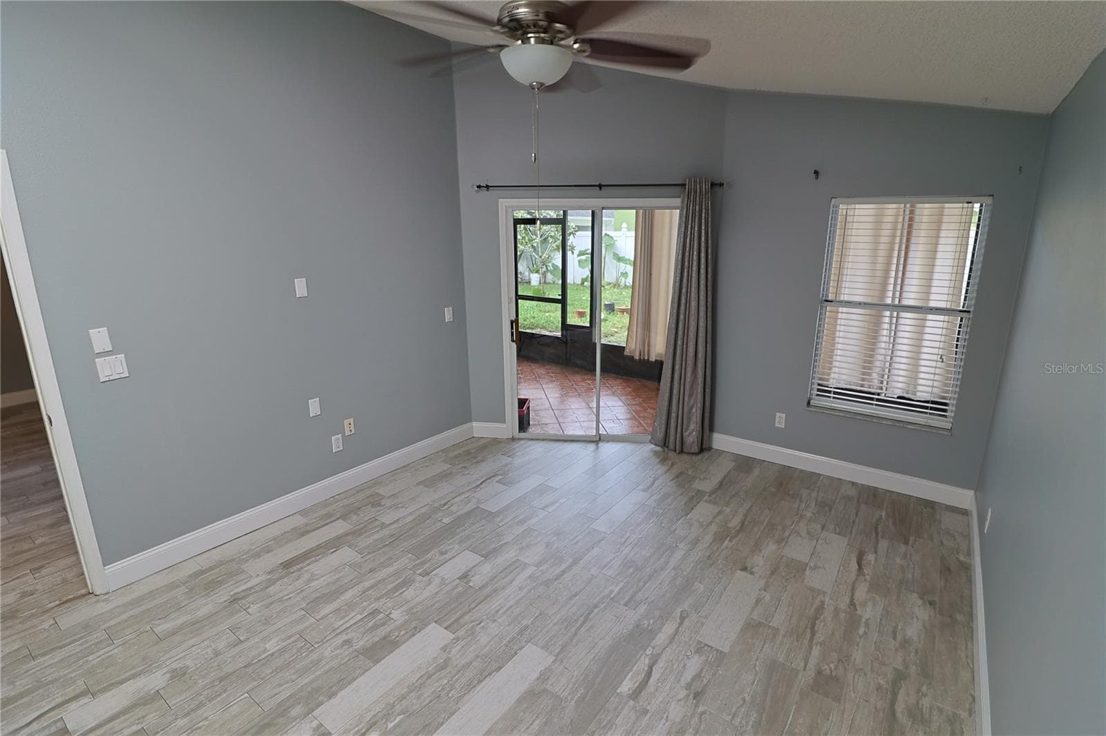 Single Family Residence at 528 ROYAL TREE LN, OVIEDO, photo 14 of 33