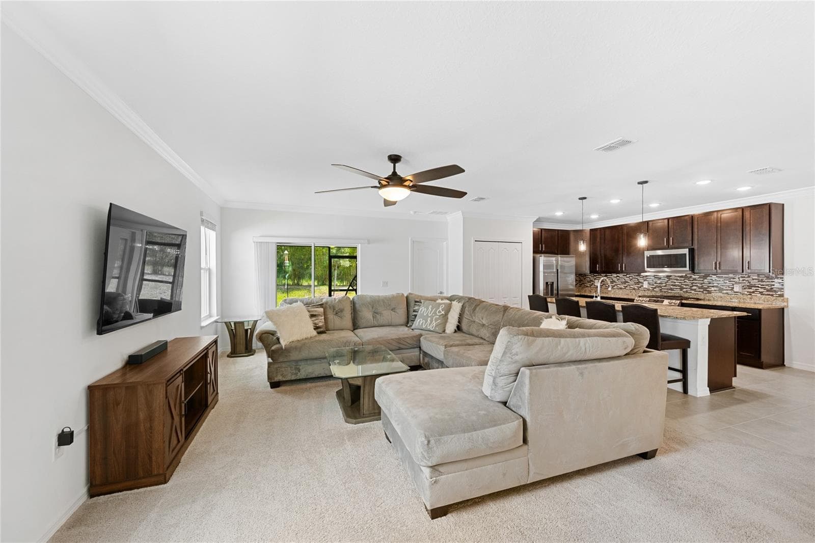 Single Family Residence at 1113 BRADFORD RIDGE DR, LEESBURG, photo 4 of 22