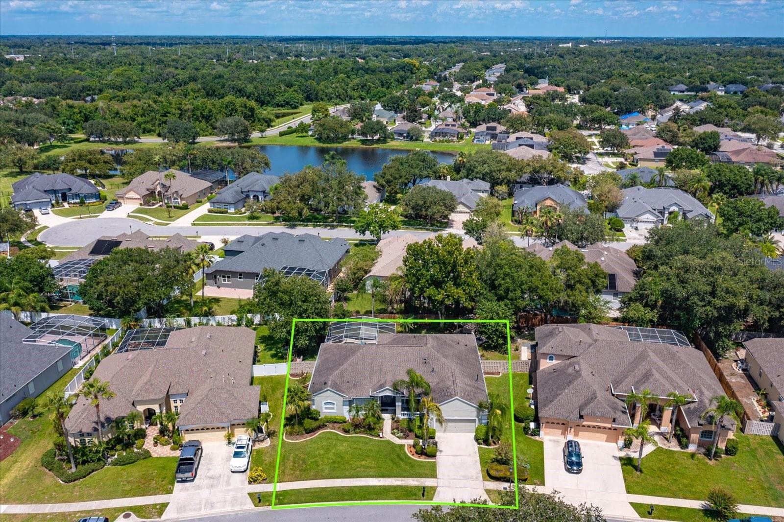 Single Family Residence at 2898 OAK BLUFF WAY, OVIEDO, photo 2 of 43
