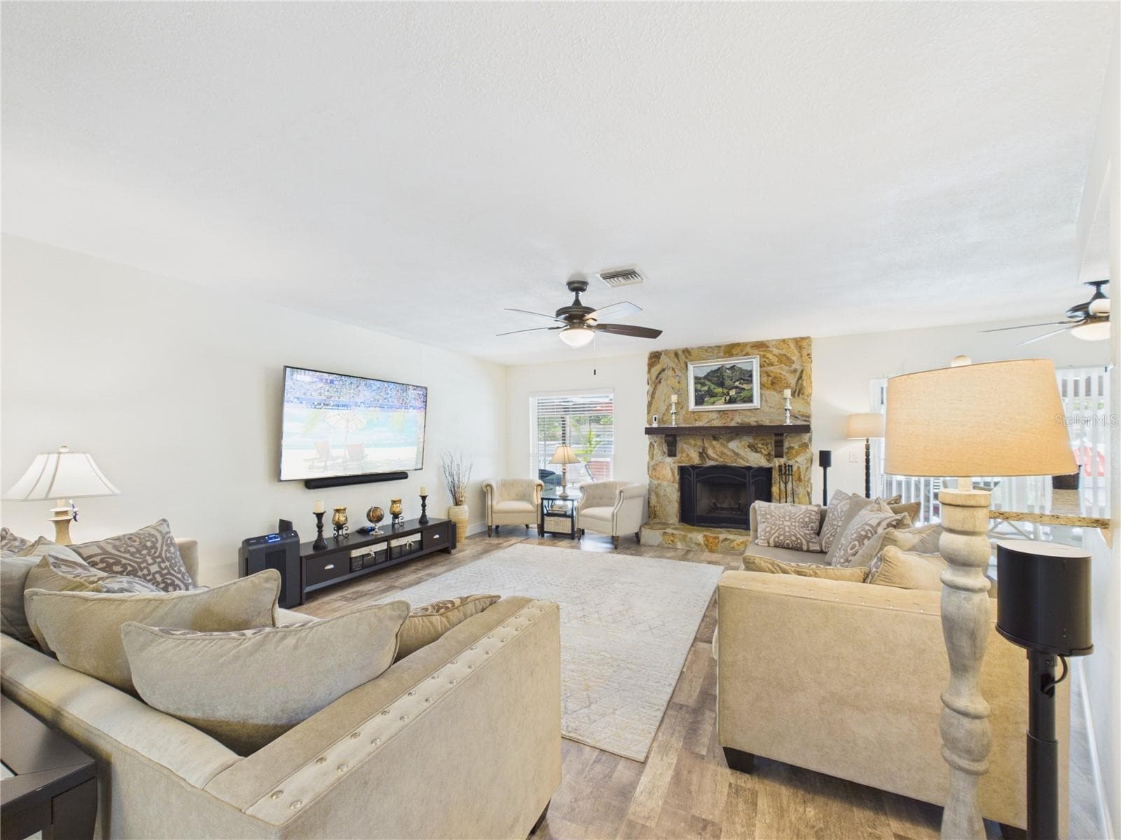 Living room - 16004 EAGLE RIVER WAY, TAMPA