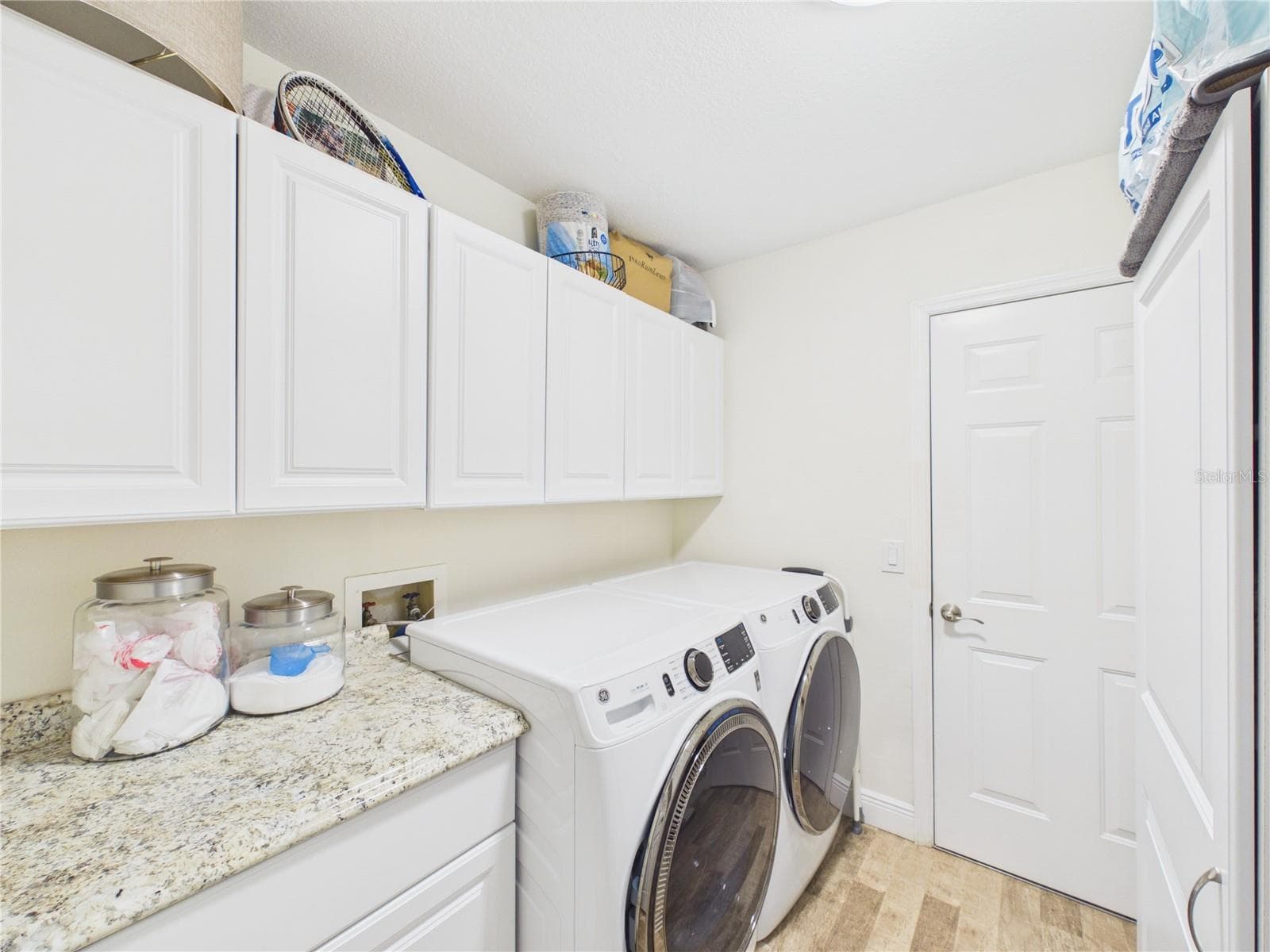 Laundry room - 16004 EAGLE RIVER WAY, TAMPA