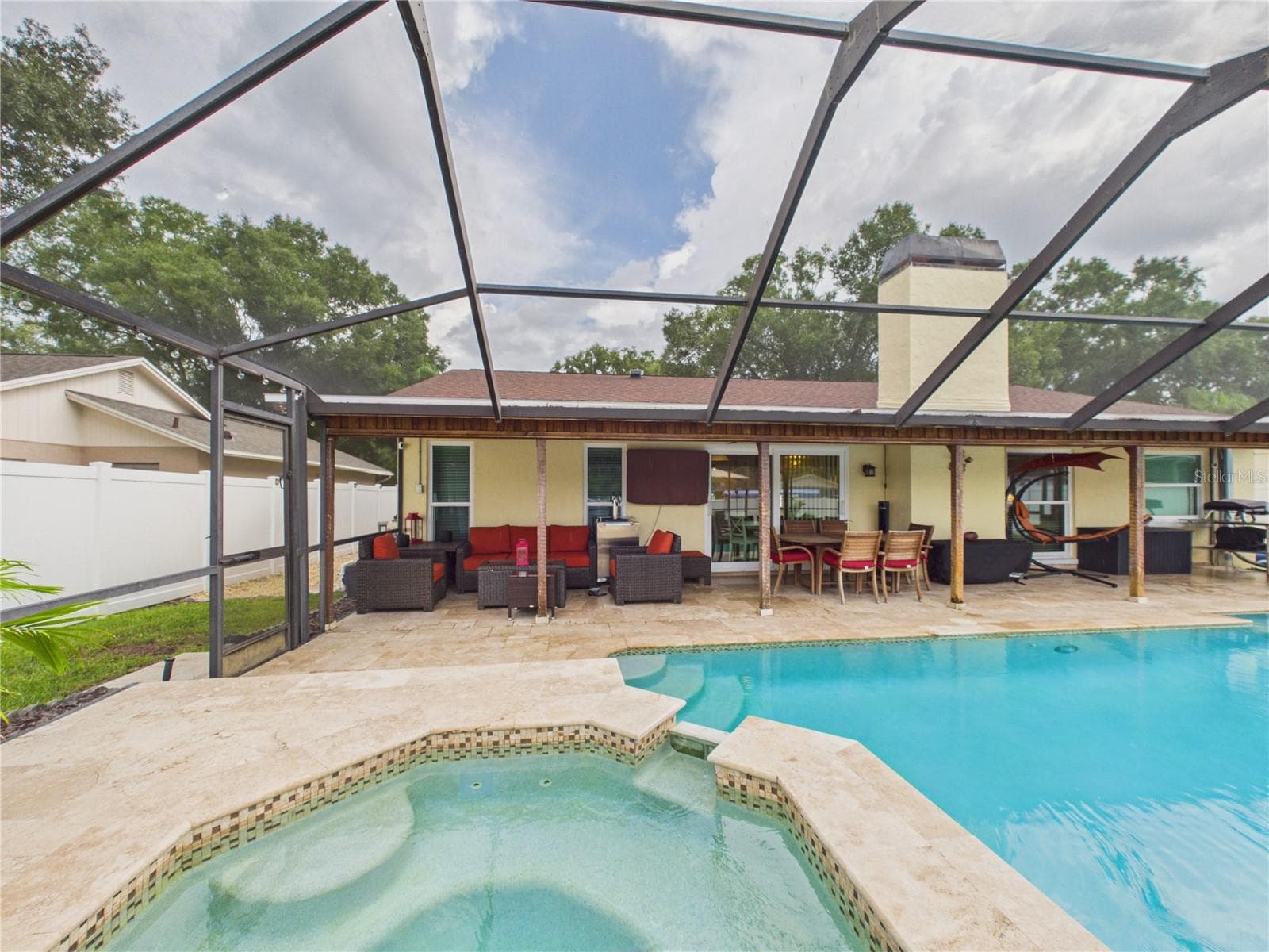 Spa corner - 16004 EAGLE RIVER WAY, TAMPA