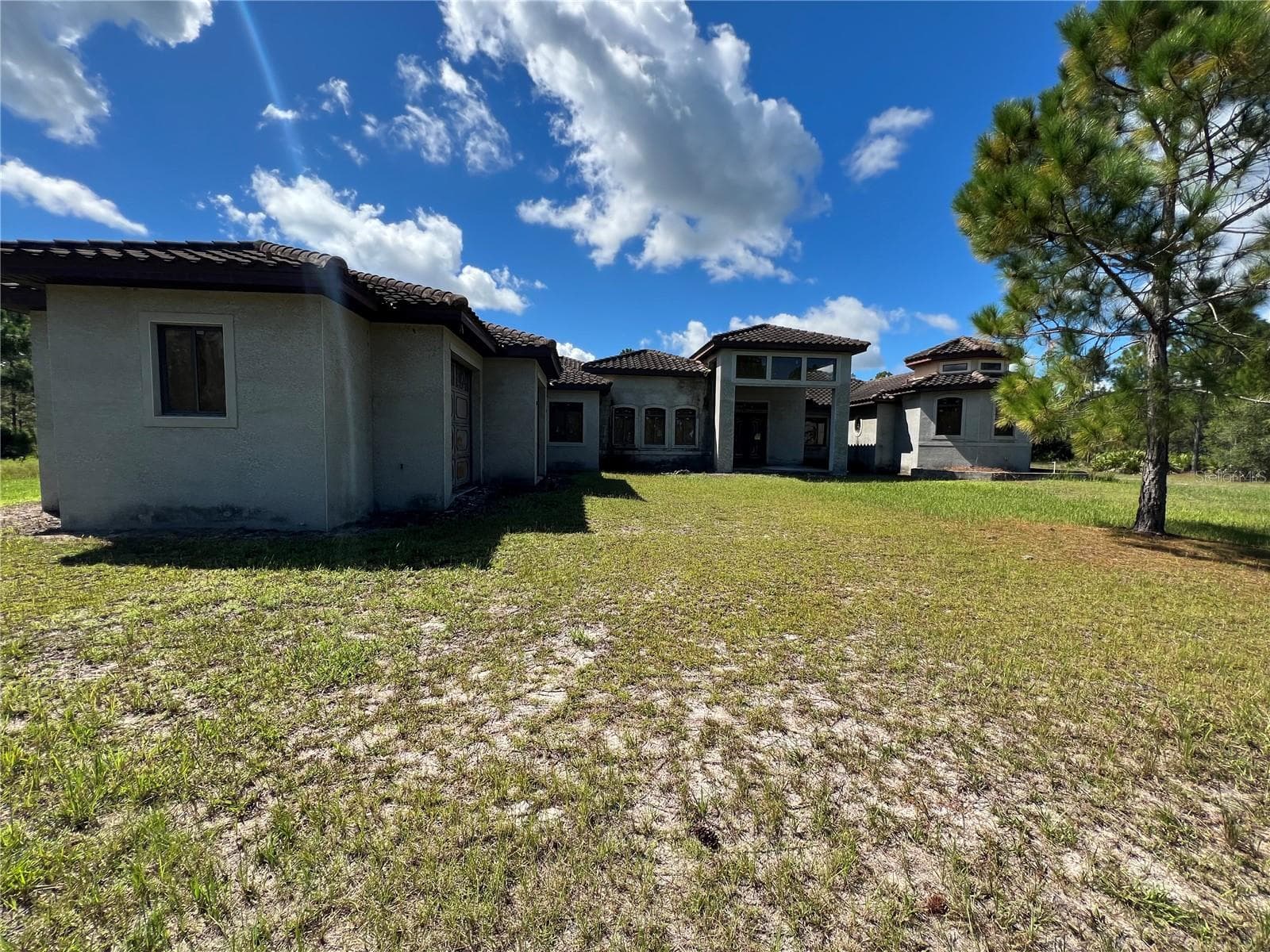 3811 GALLARDIA DR