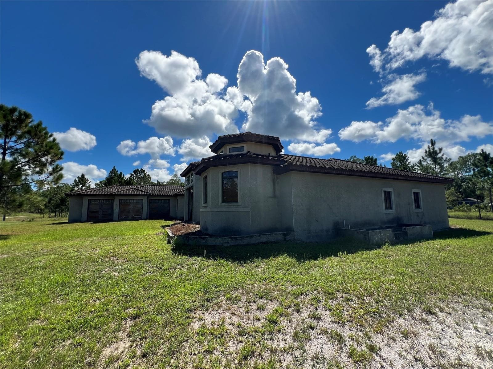 Single Family Residence at 3811 GALLARDIA DR, INDIAN LAKE ESTATES, photo 2 of 8
