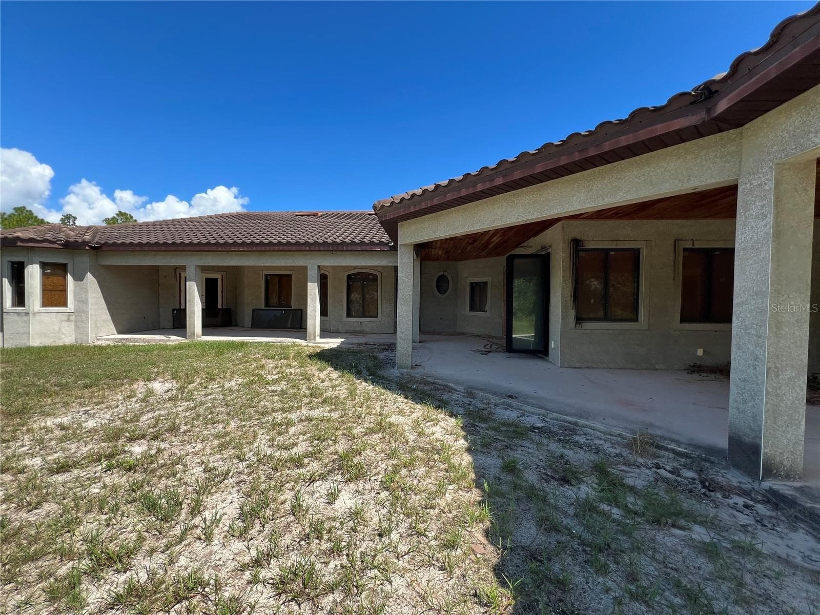 Single Family Residence at 3811 GALLARDIA DR, INDIAN LAKE ESTATES, photo 4 of 8