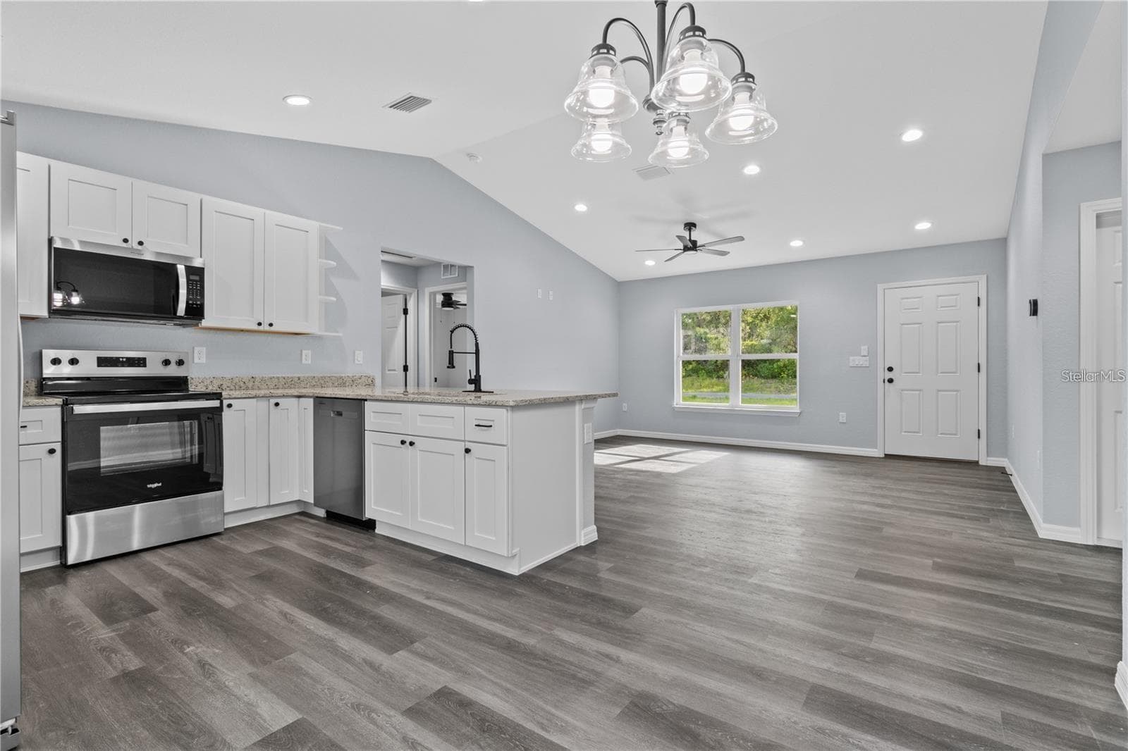 Single Family Residence at 14145 SE 34TH TER, SUMMERFIELD, photo 8 of 23