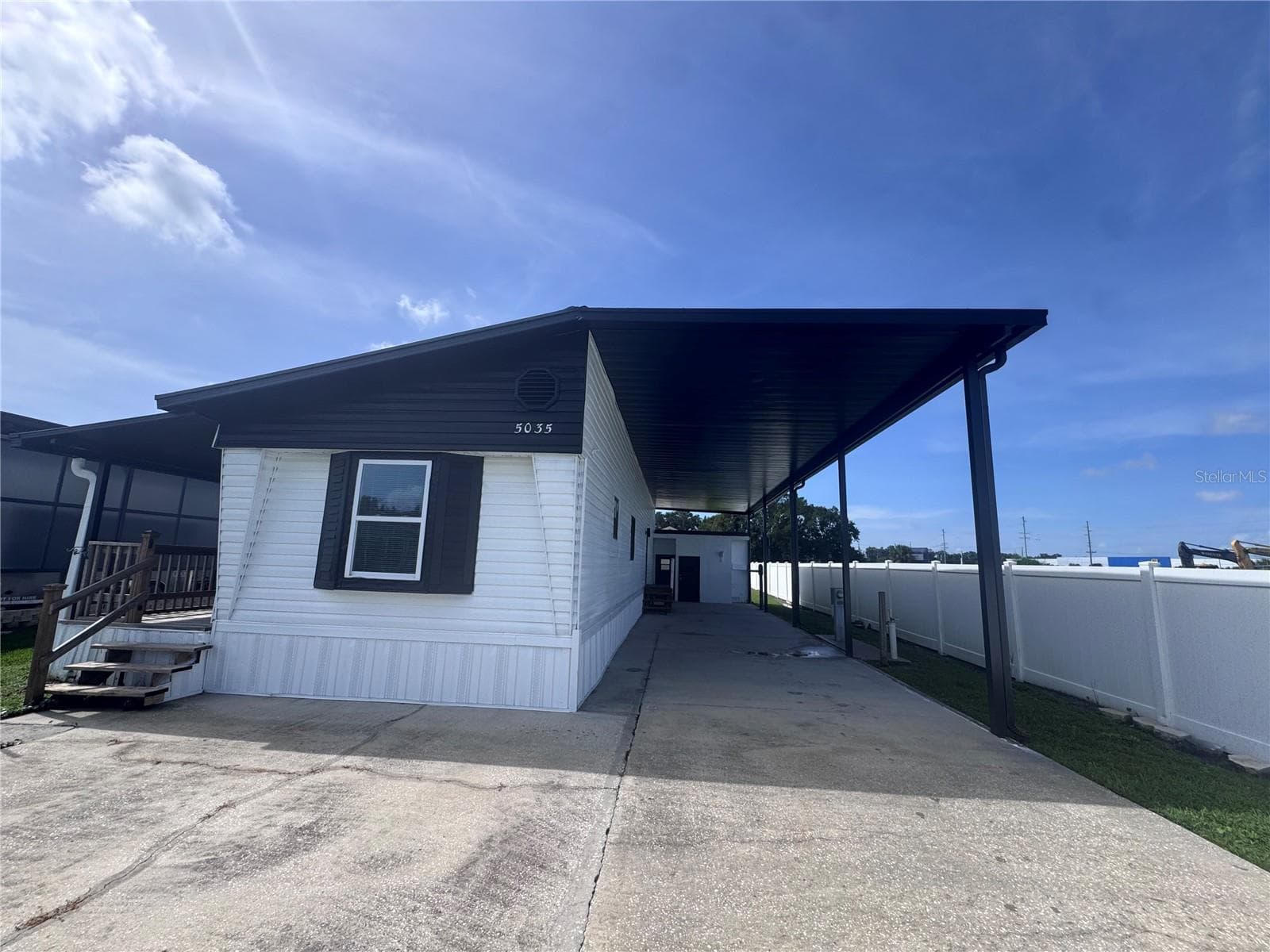 Manufactured Home at 5035 SOUTHSHORE DR, POLK CITY, photo 3 of 34