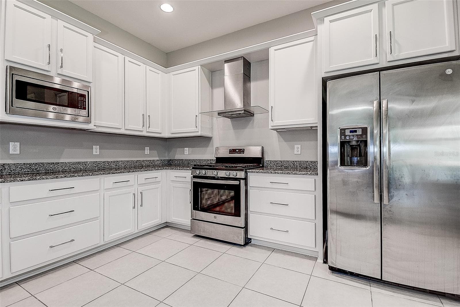 Single Family Residence at 30932 LINDENTREE DR, WESLEY CHAPEL, photo 21 of 54
