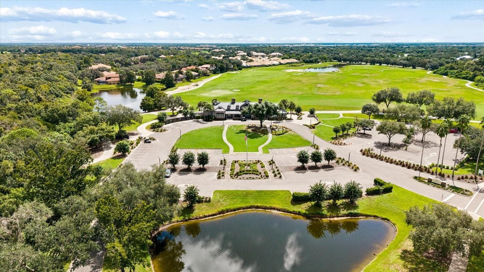 Single Family Residence at 7047 VILAMOURA PL, LAKEWOOD RANCH, photo 41 of 44