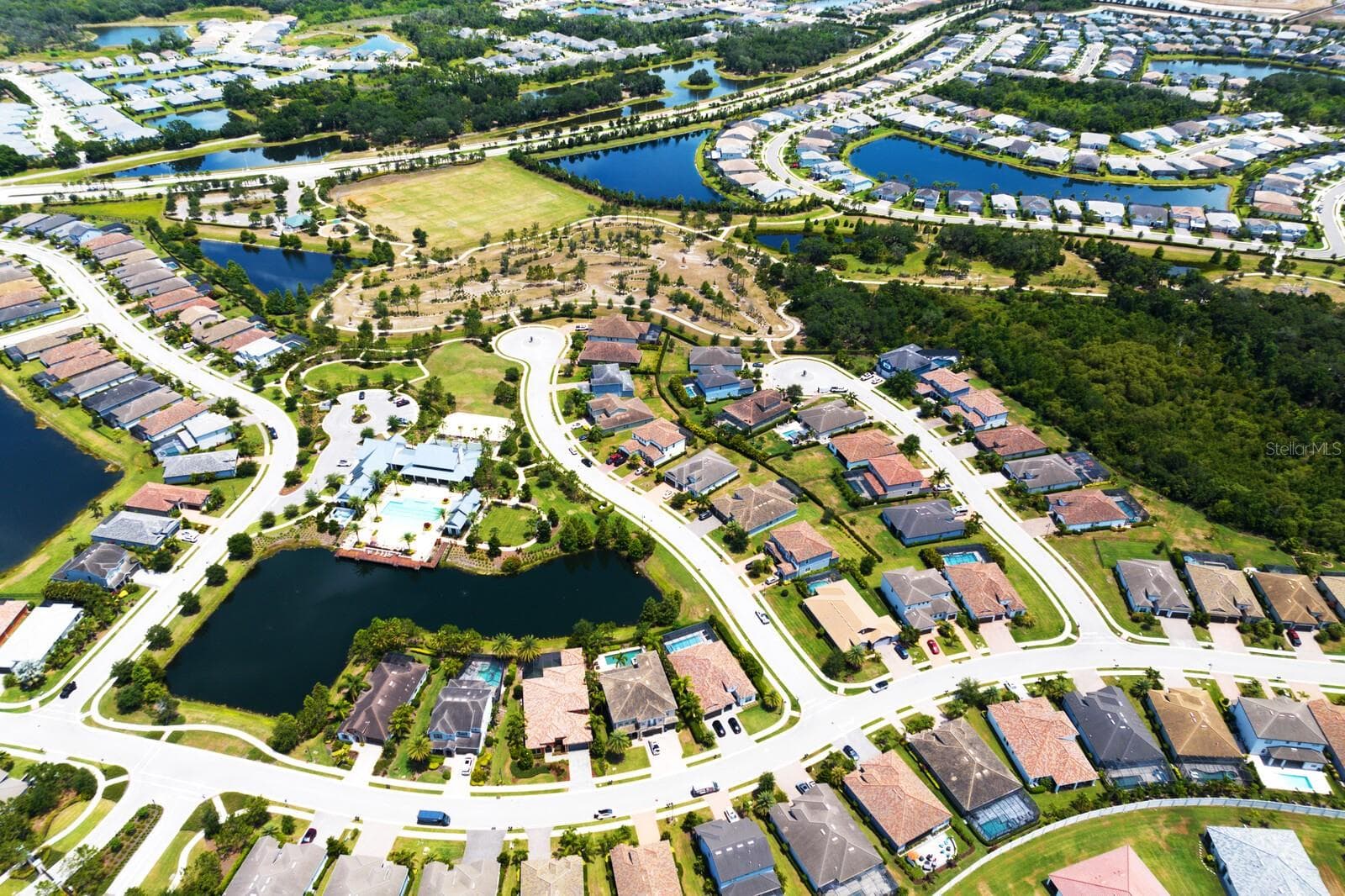 Single Family Residence at 12014 PERENNIAL PL, LAKEWOOD RANCH, photo 61 of 75