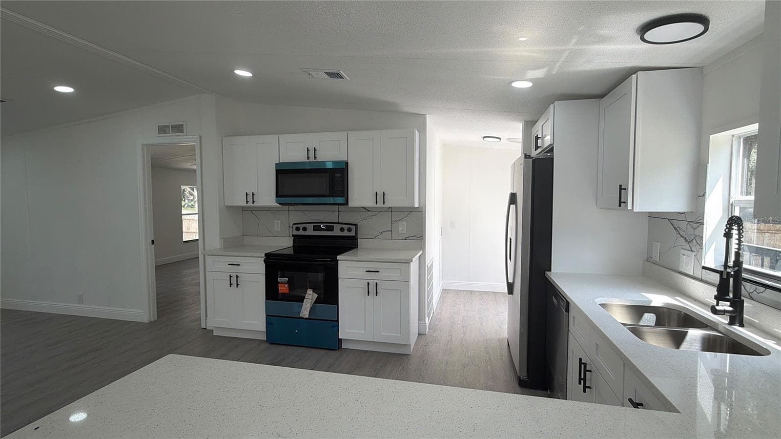 Manufactured Home at 1155 N BEACH PARK DR, INVERNESS, photo 13 of 65