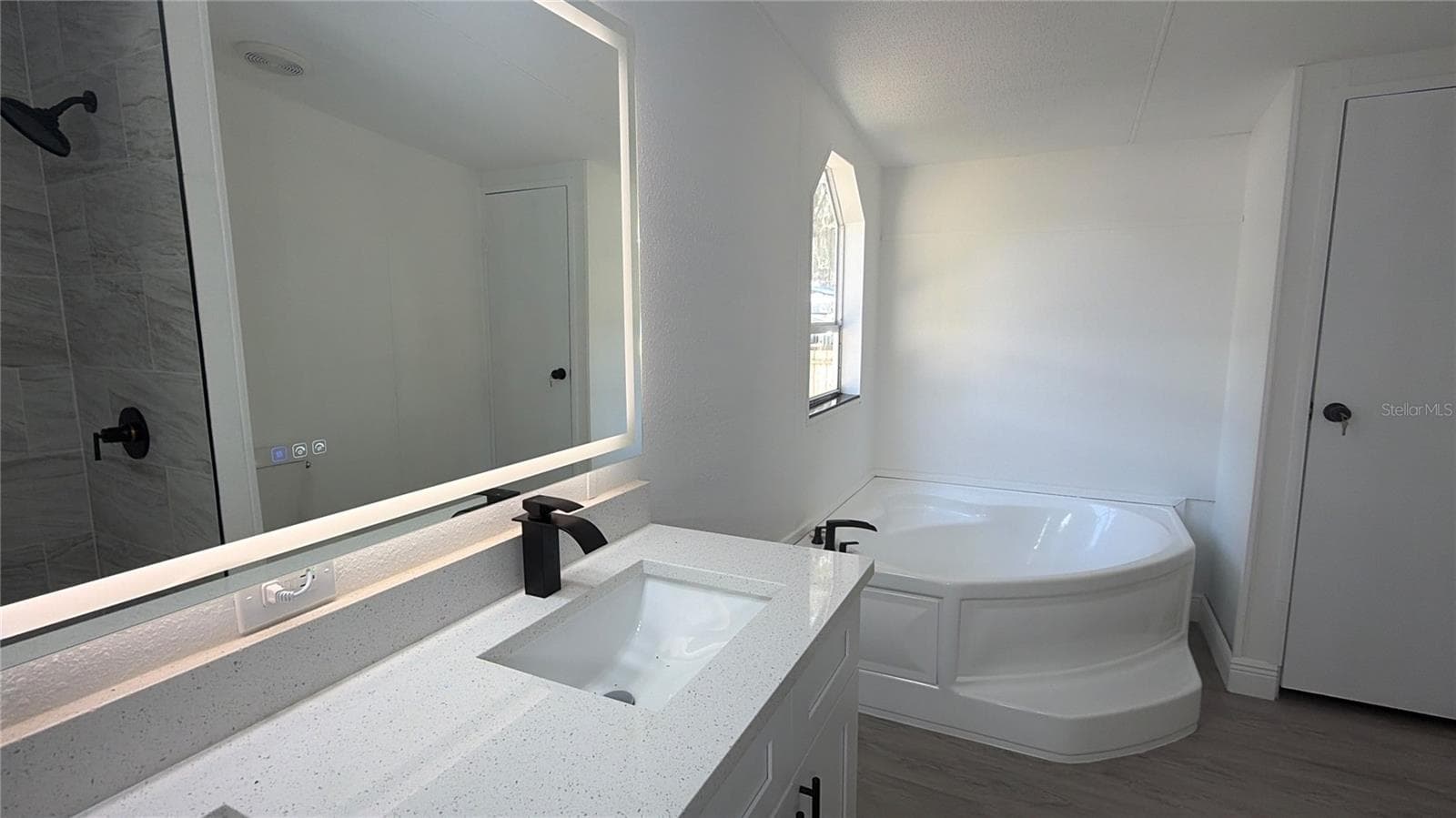 Manufactured Home at 1155 N BEACH PARK DR, INVERNESS, photo 29 of 65