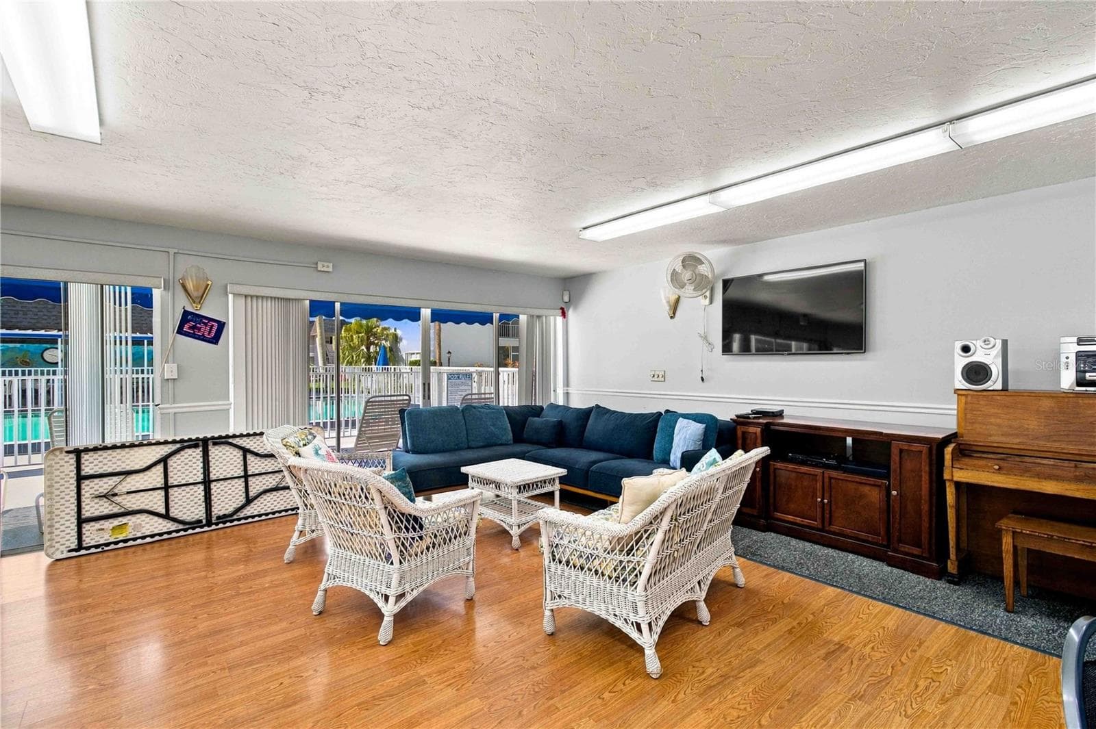 Condominium at 304 47TH AVENUE DR W #313, BRADENTON, photo 33 of 41