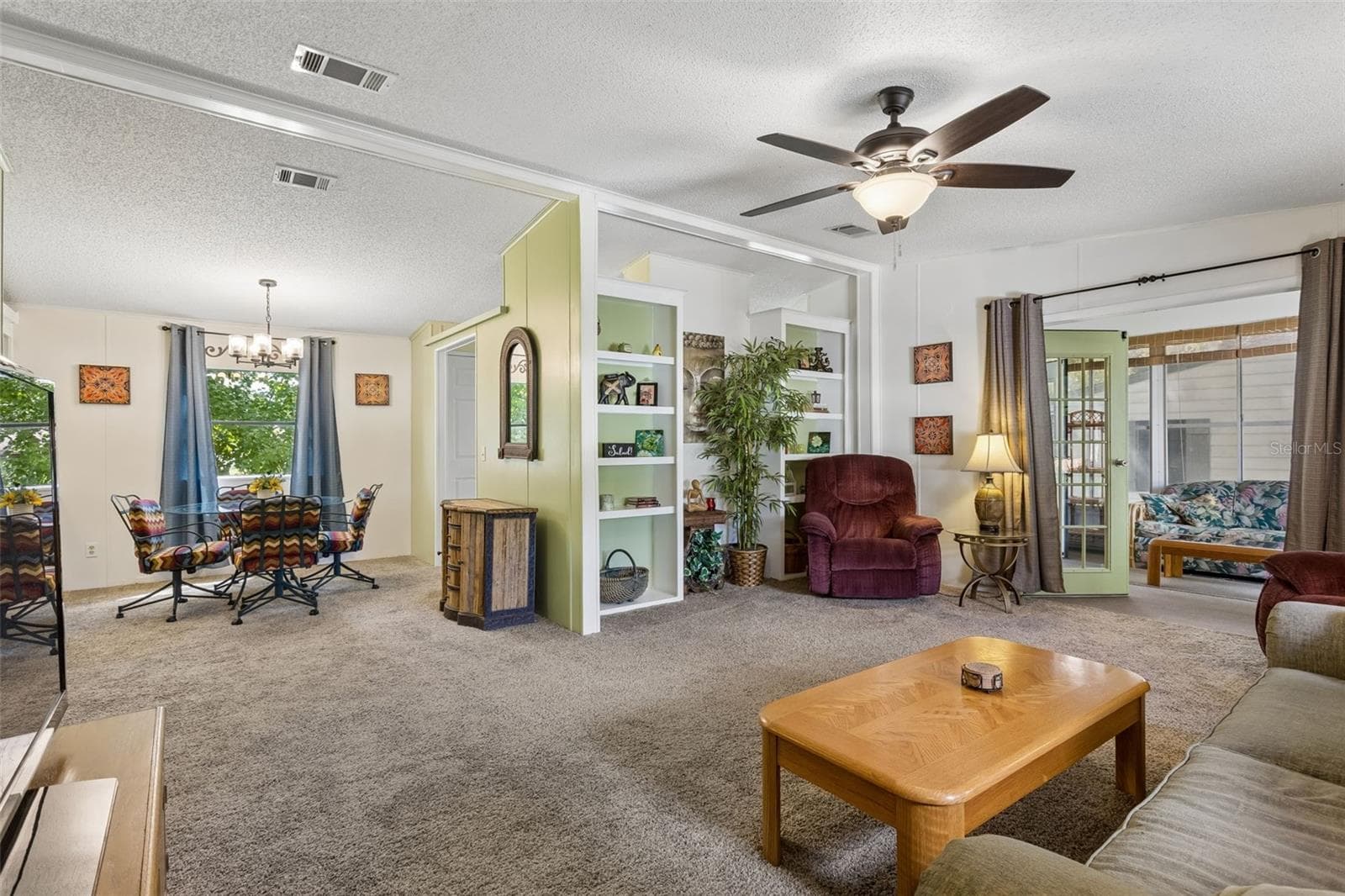 Manufactured Home at 25040 BETTON HL, LEESBURG, photo 3 of 20