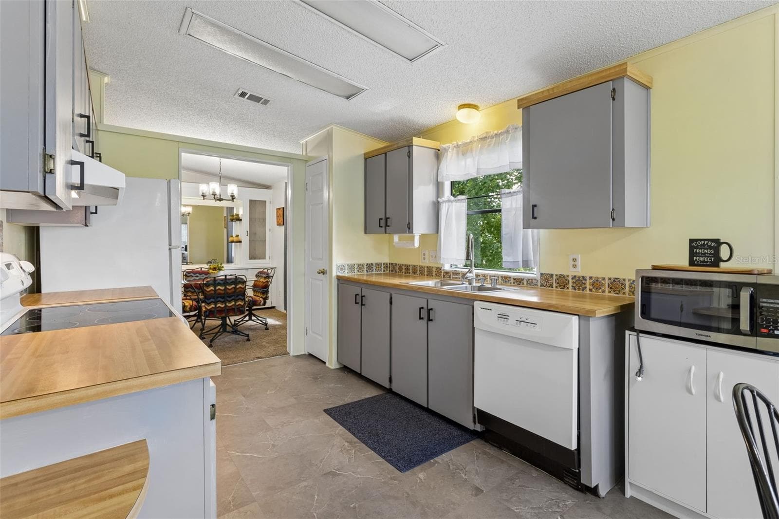 Manufactured Home at 25040 BETTON HL, LEESBURG, photo 6 of 20