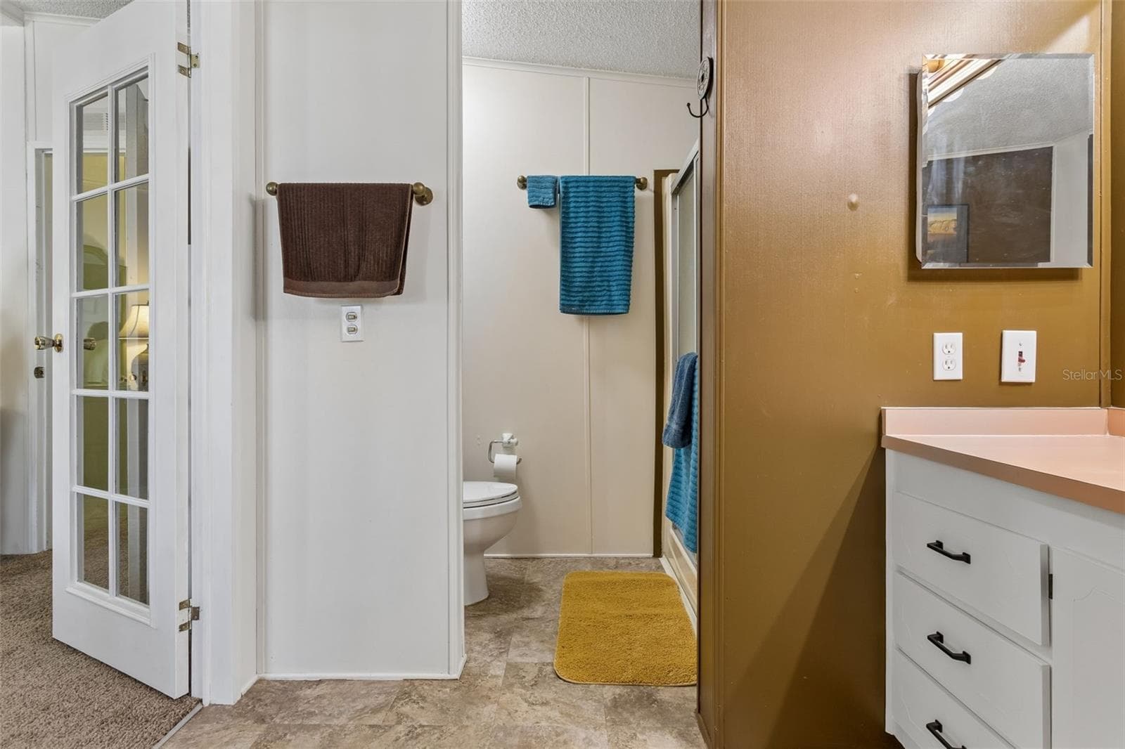 Manufactured Home at 25040 BETTON HL, LEESBURG, photo 12 of 20